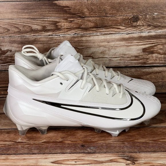 Athletic_Shoes